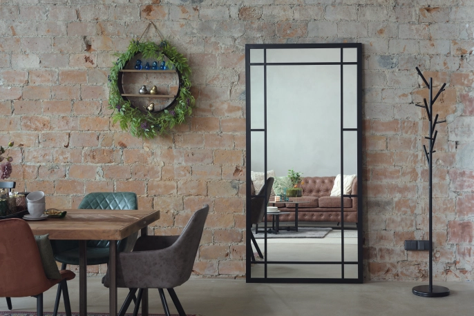 Varada Cadru Loft-Designspiegel in schwarz