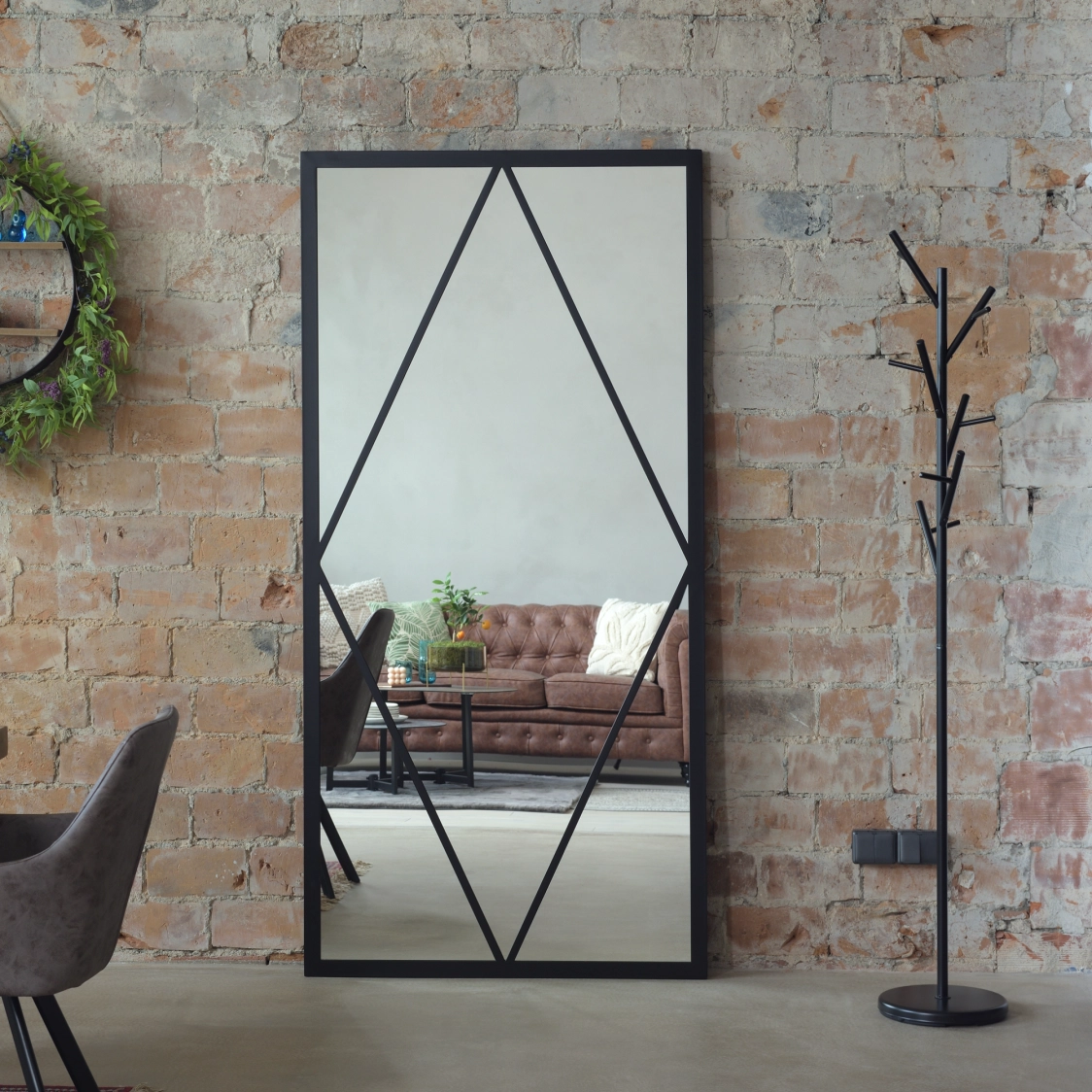 Varada Naveta Loft-Designspiegel in schwarz