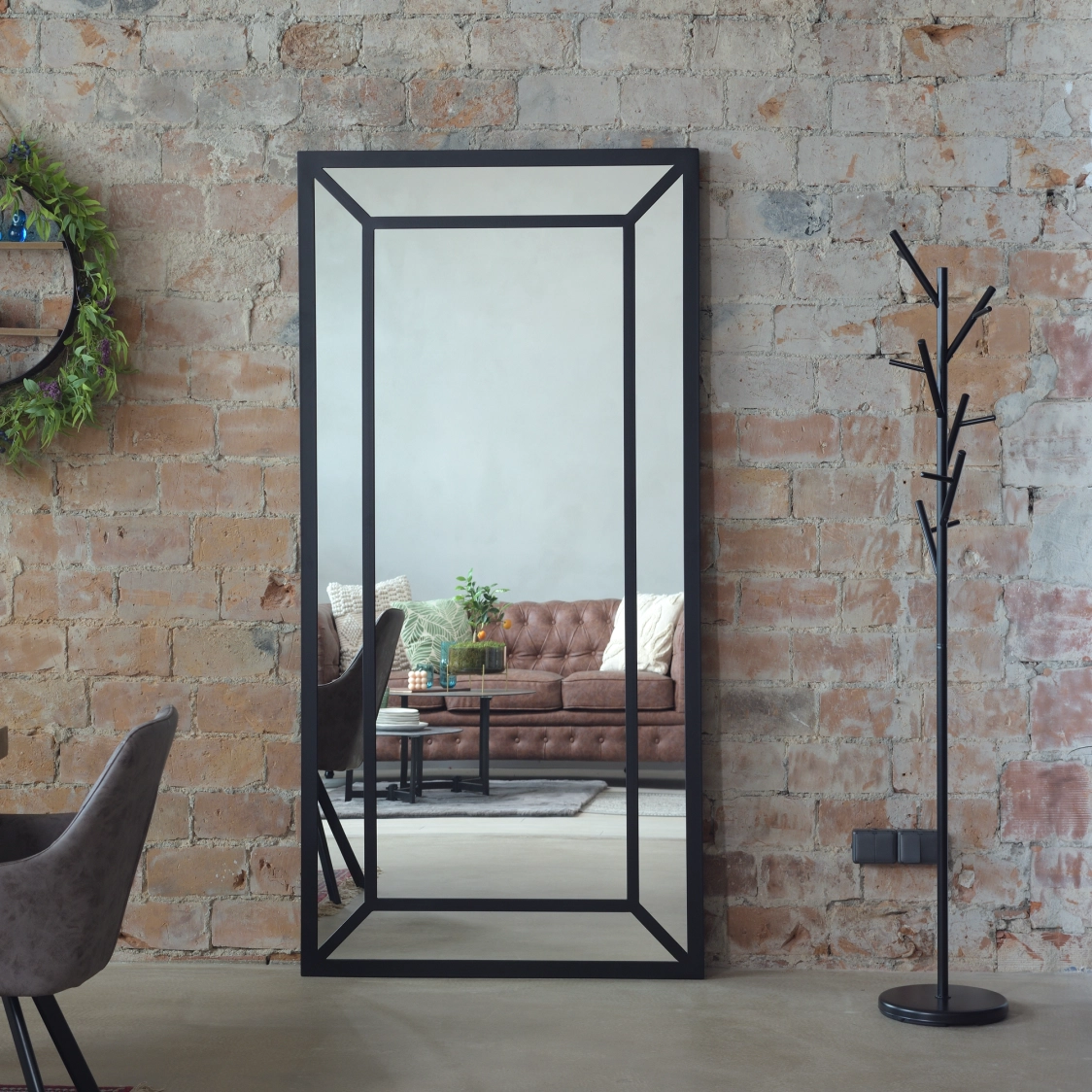 Varada Tribus Loft-Designspiegel in schwarz